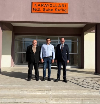 Karayolları 162. Şube Şefliğine atanan Ayhan Aksak’a hayırlı olsun ziyaretinde bulunduk.  Kıymetli Şefimize misafirperverliği için teşekkür ediyorum.