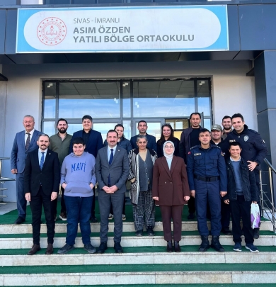 Kıymetli Kaymakamımız Fatma Bayalan ve ilçe protokolümüz ile birlikte Asım Özden Yatılı Bölge Ortaokulu tarafından 3 Aralık Dünya Engelliler Günü münasebetiyle düzenlenen etkinliğe katıldık.